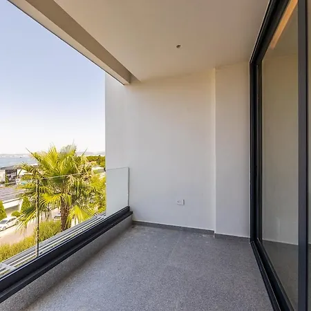 Casa Sud Luxury 2br By Pikhost * Vlora